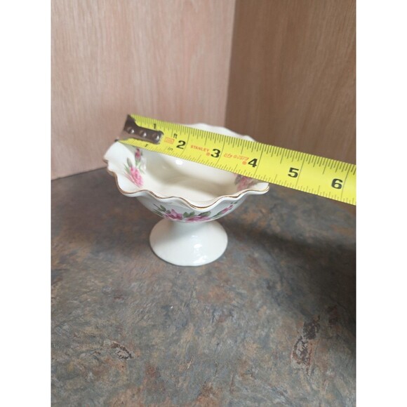 Vintage small porcelain pedestal Candy Dish - Picture 5 of 9